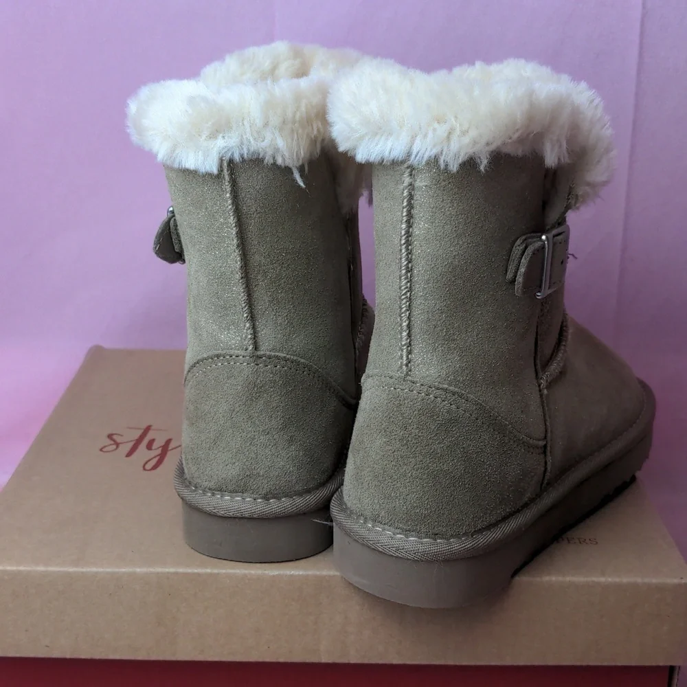 Style & Co Tiny 2 Gold Shimmer Genuine Suede Upper Winter Boots size 6